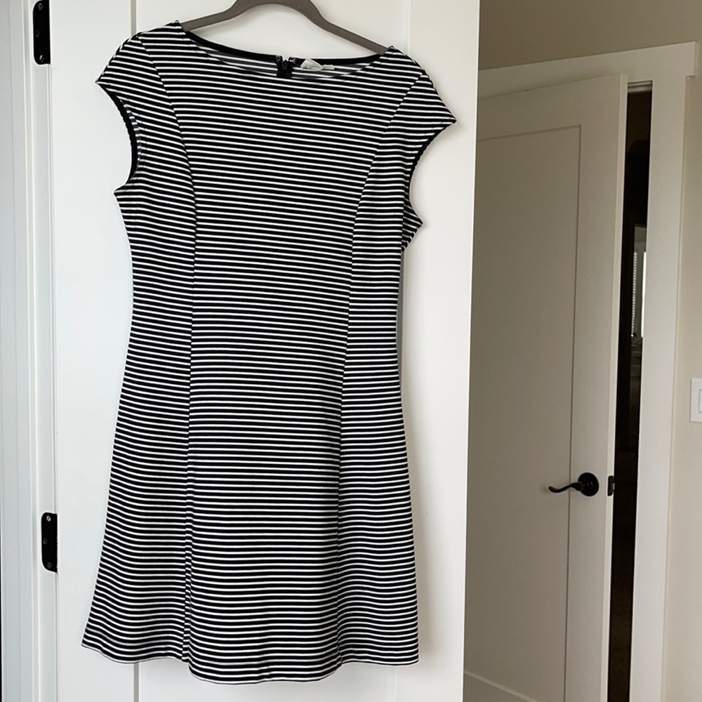Gap black and white stripe dress